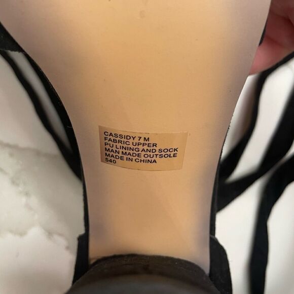Steve Madden ‘Cassidy’ wrap around heels - Picture 5 of 5